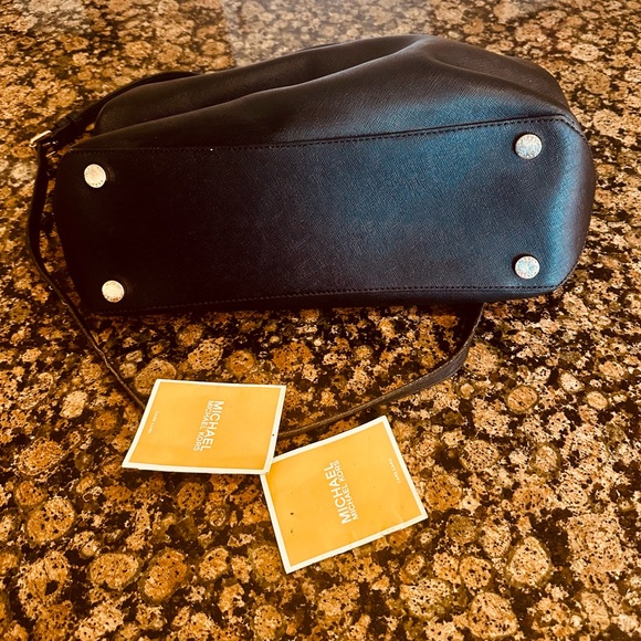 Gorgeous & Classy  MICHAEL KORS Hand Bag . Black with Gold MK detailing.  Nice - Picture 5 of 8